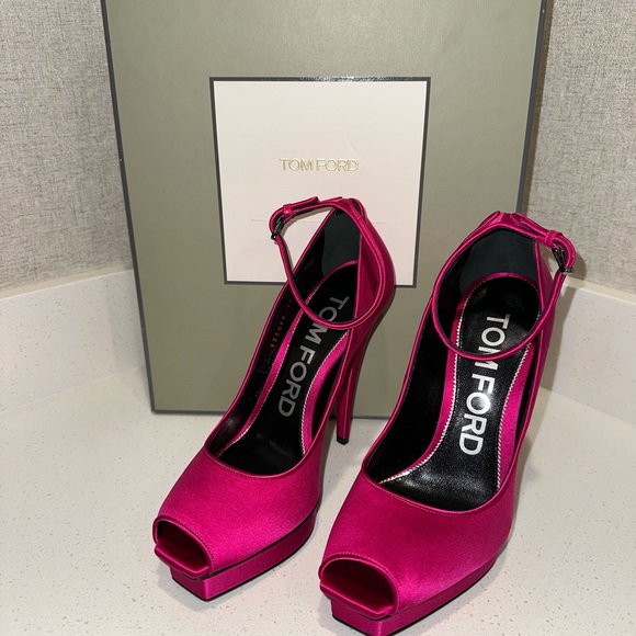 {Tom Ford} Satin Platform Pumps “Sold Out” - Picture 1 of 7